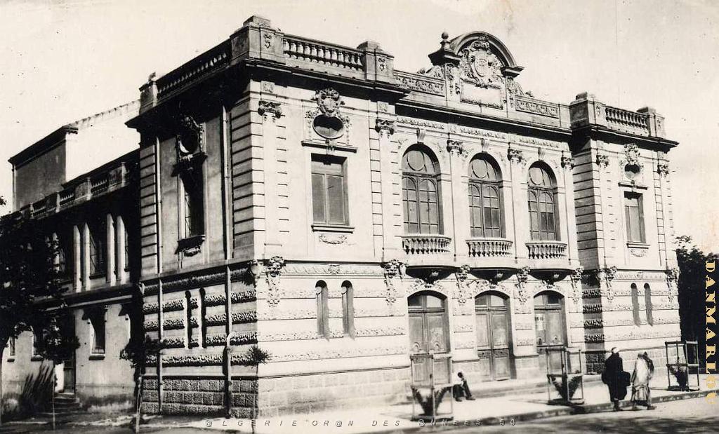 SAIDA 511- THEATRE COLLECTION DES AMIS DE ND DE SANTA CRUZ.jpg
